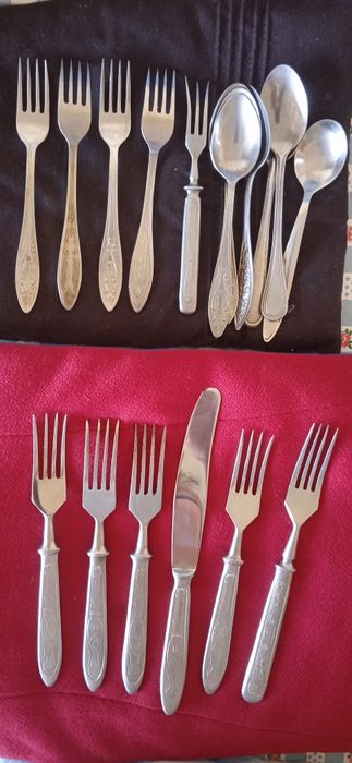 Столовый набор кухонных принадлежностей: ложки,ножи.. Новые