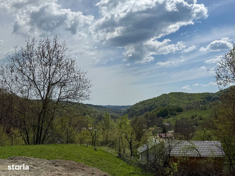 Teren intravilan 2440mp cu autorizație de construire și proiect !