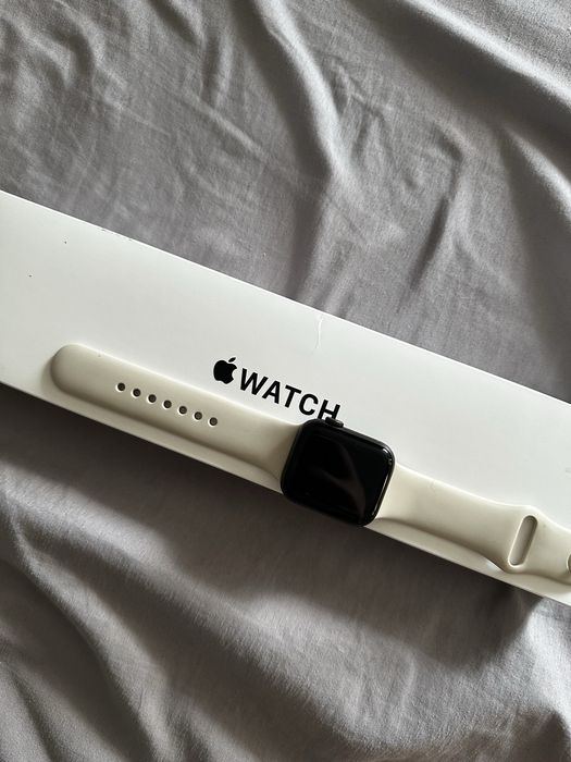 Apple Watch SE 40мм