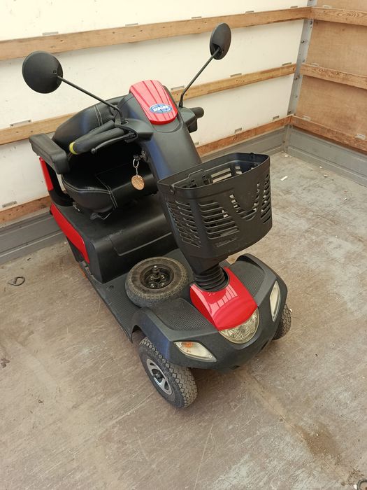 Scuter electric pt persoane cu dizabilitați
