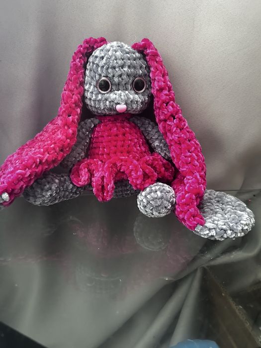 Игрушки вязаные зайка