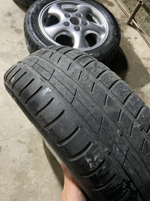 Продам диски с резиной Тойота