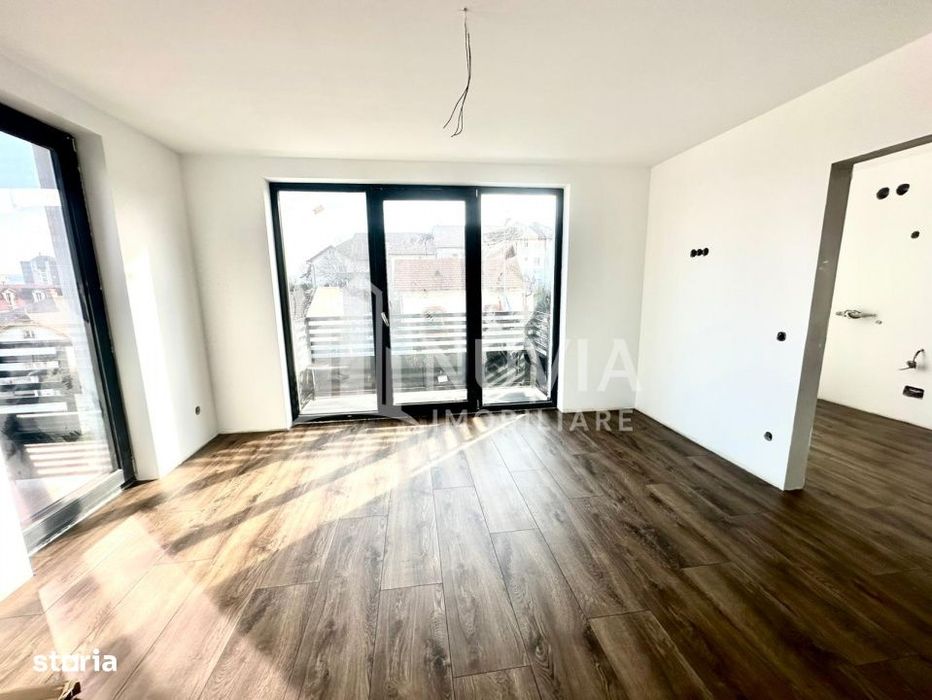Apartament nou 5 camere, scara interioara, in inima Cetatii