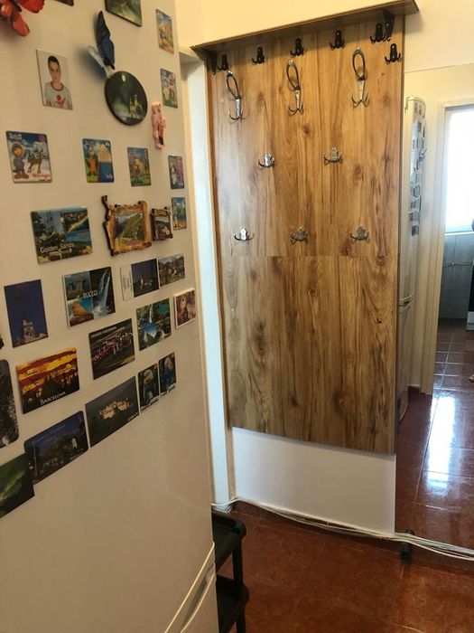 Inchiriez apartament 4 camere.