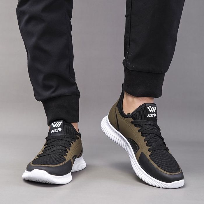 Кроссовки новые 43р