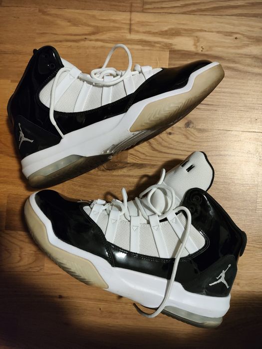 Jordan Max Aura  lucios