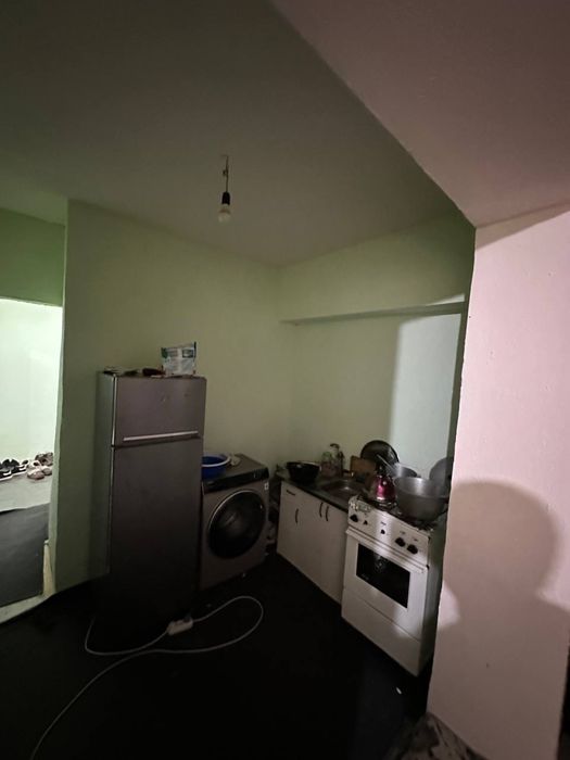 Uy sotiladi srochniy 1/1/4