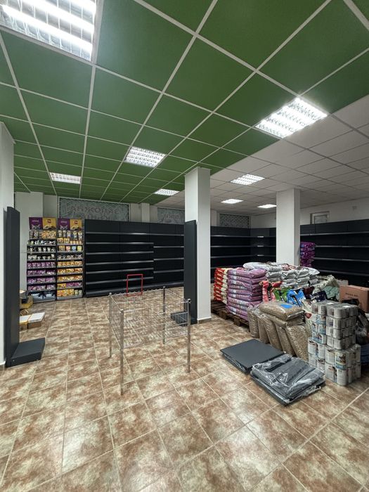 Метални стелажи - островни и крайстенни