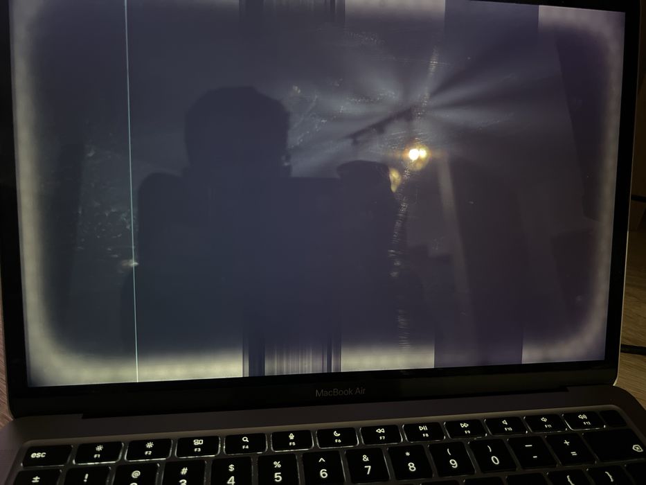 MacBook Air M1 ecran defect – 8GB / 256GB – Space Grey