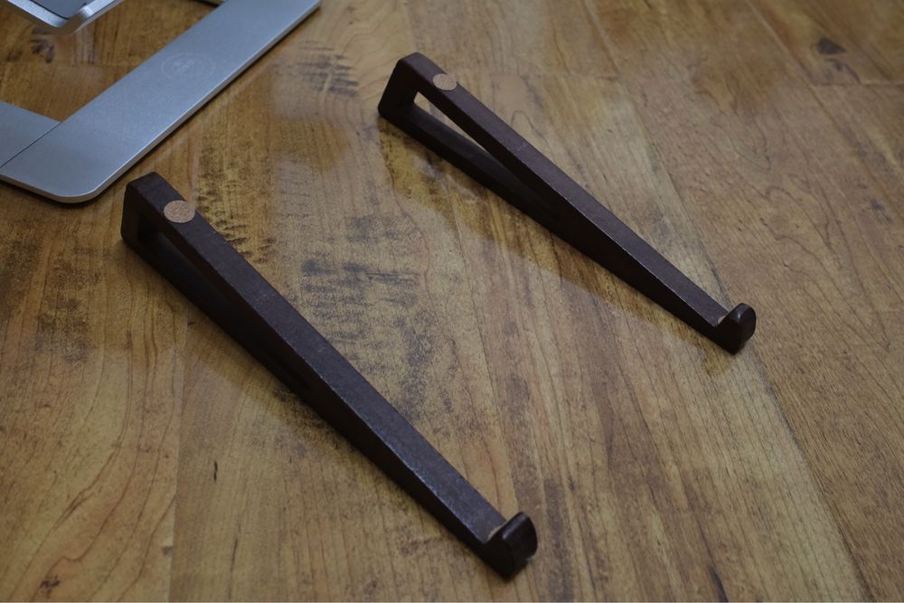 Продам подставку для ноутбука + бонус