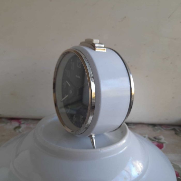 Ceas desteptator de semineu mecanic ALARM fabricat in Germania .