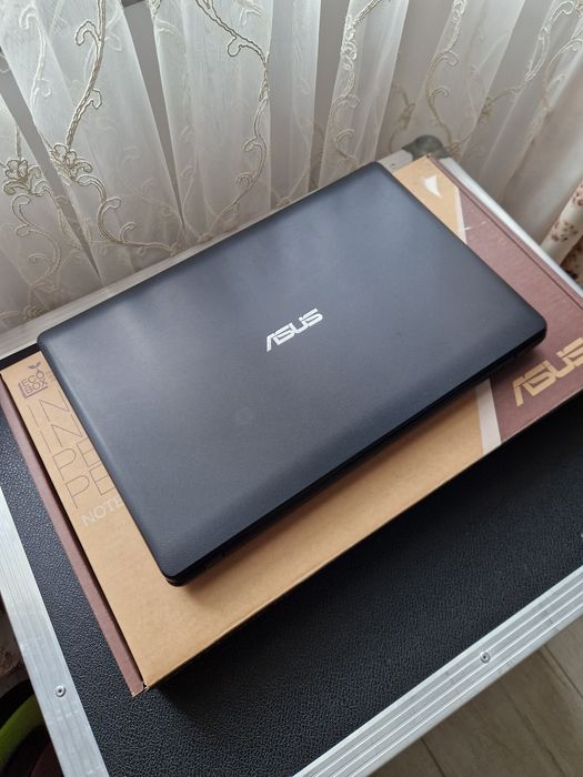 Vand/schimb Laptop ASUS