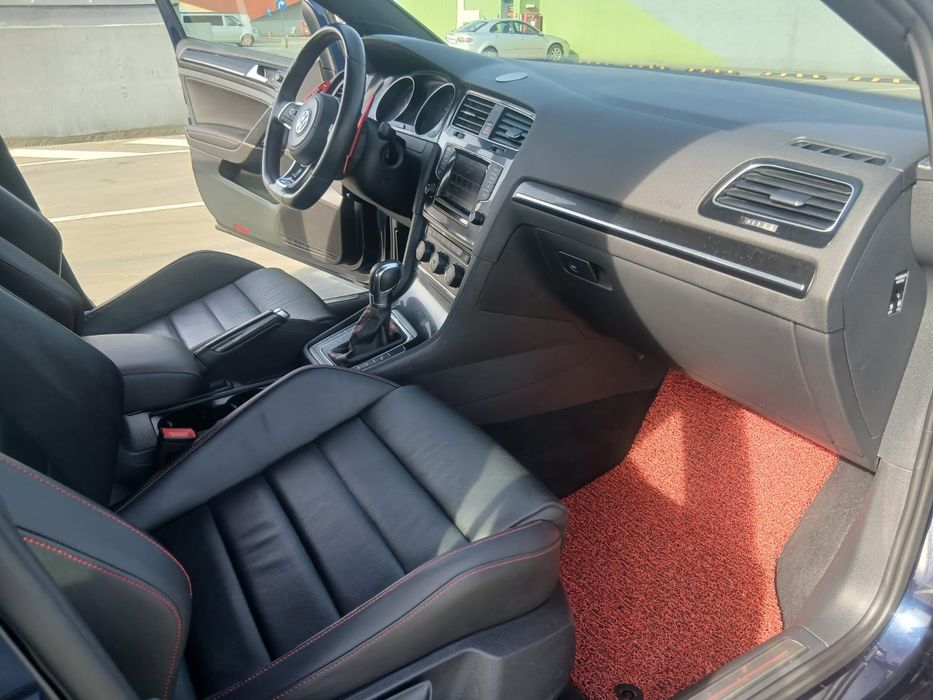 Volkswagen Golf GTI