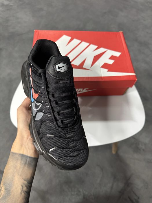 Nike Air Max Plus Multi Swoosh Black/Bright Crimson