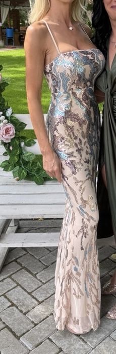 Официална рокля