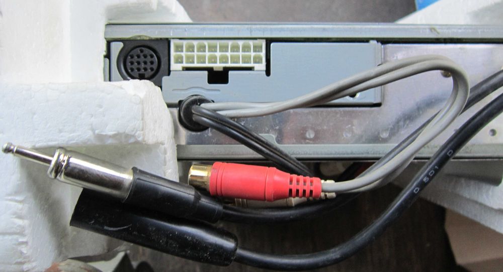 CD Автомагнитола Clarion PF-2251B (SUBARU Forester)