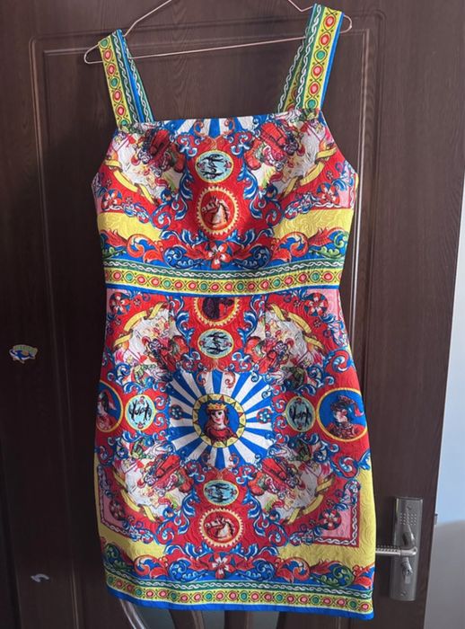 Rochie imprimeu deosebit