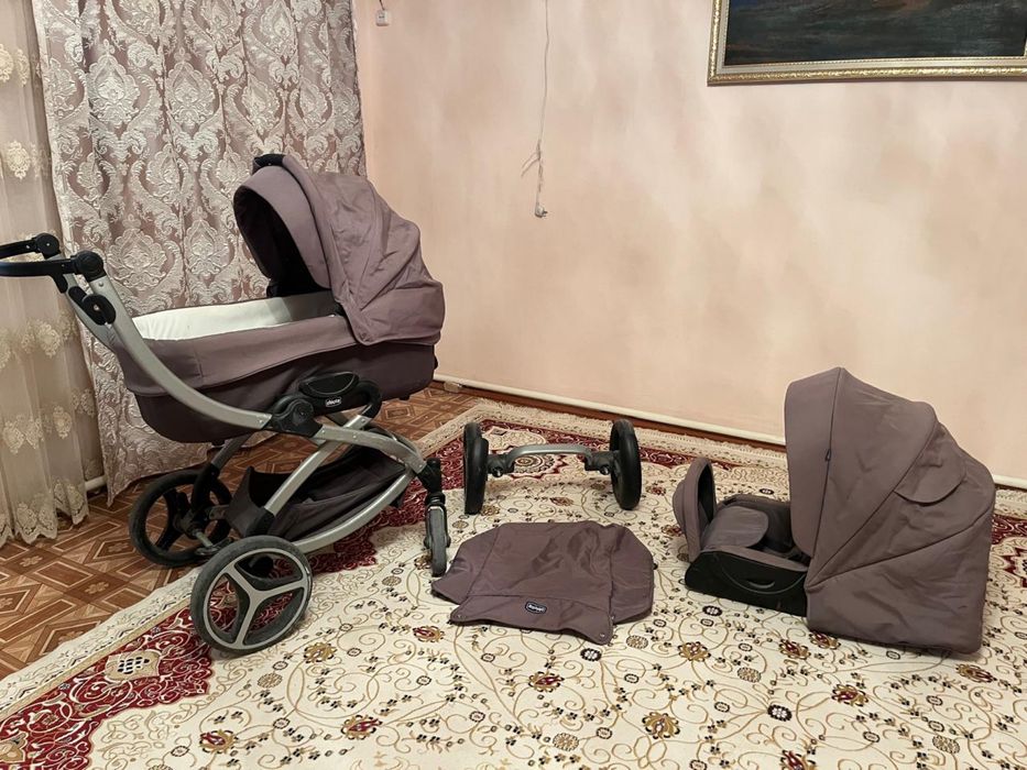 Коляска мощного качества от бренда Chicco