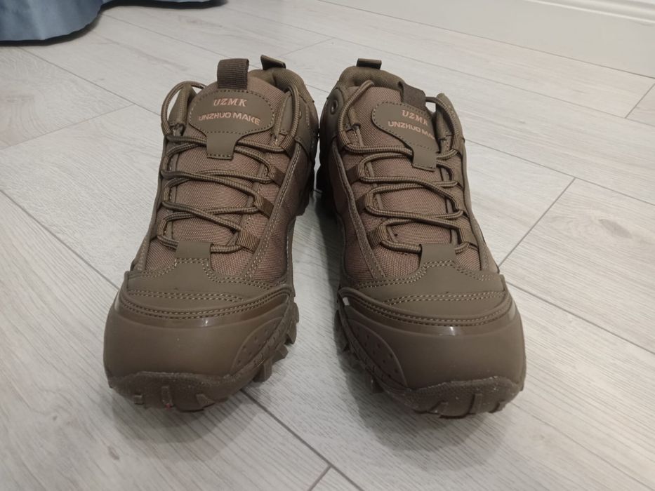 Продам военные кроссовки