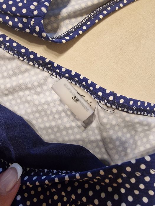 Нови. Долнища на бански 38,42 размери