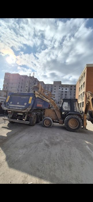 Buldoexcavator de inchiriat