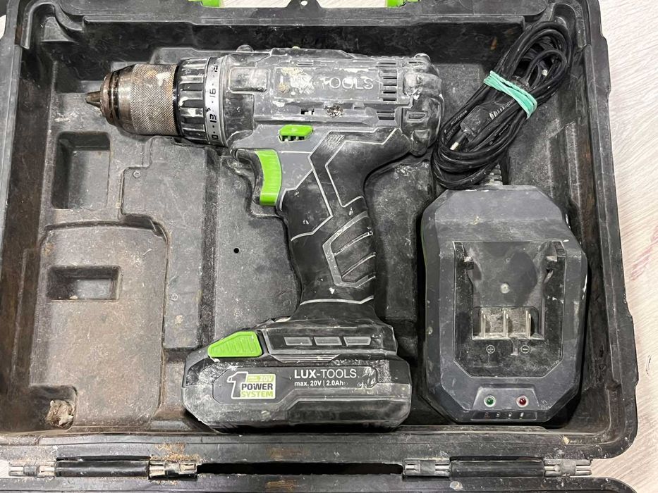 LUX Tools PowerSystem A-BS-20 комплект / зарядно, батерия, куфар