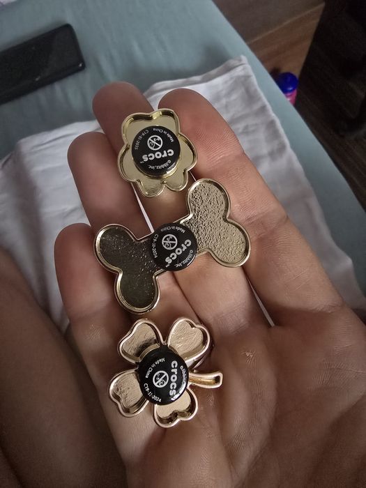 Аксесоари за crocs