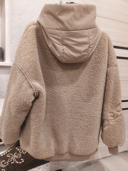 Женская куртка-бомбер