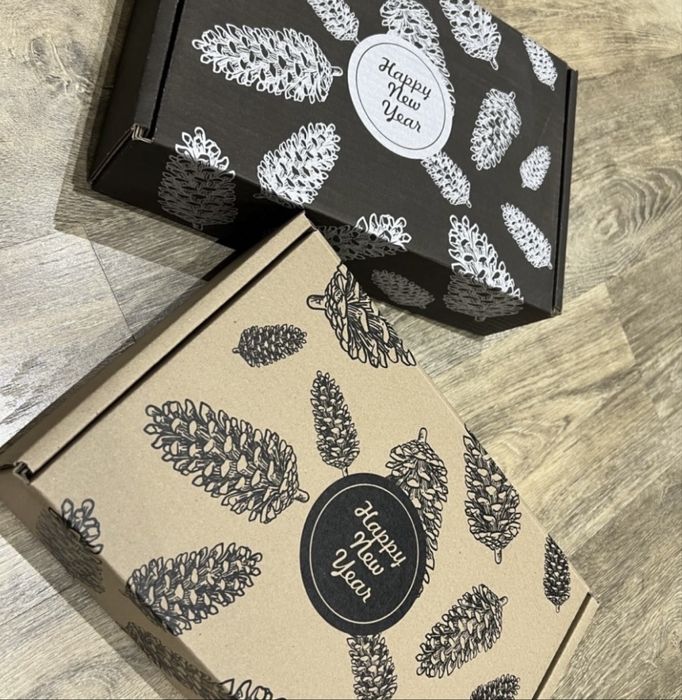 Продаю коробки новогодние