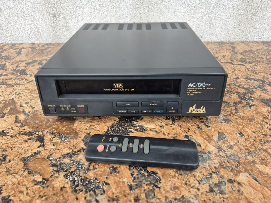 Vând video marca NECOLA model NP89R