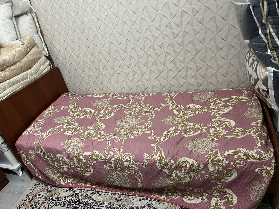 Кровать