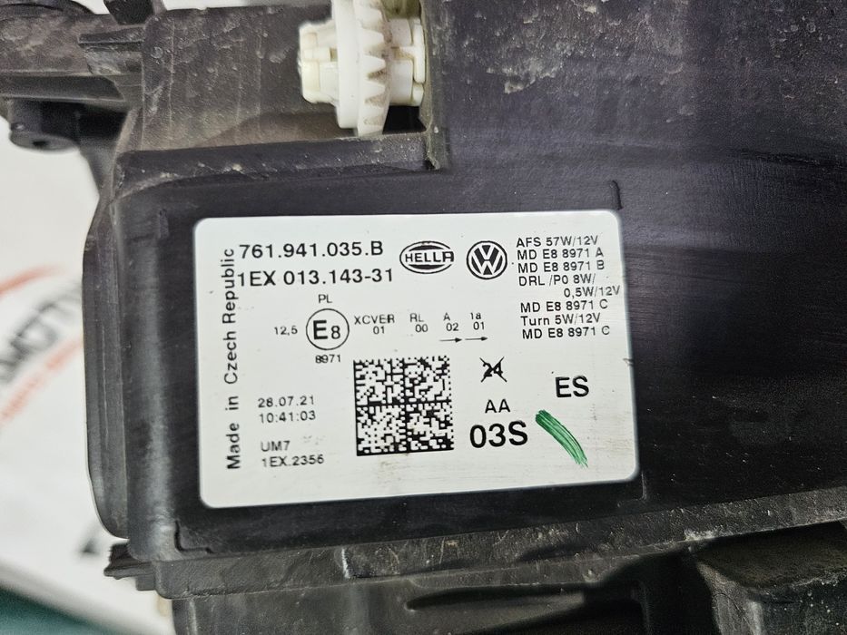 Far stanga led VW Touareg dupa 2018 avariat