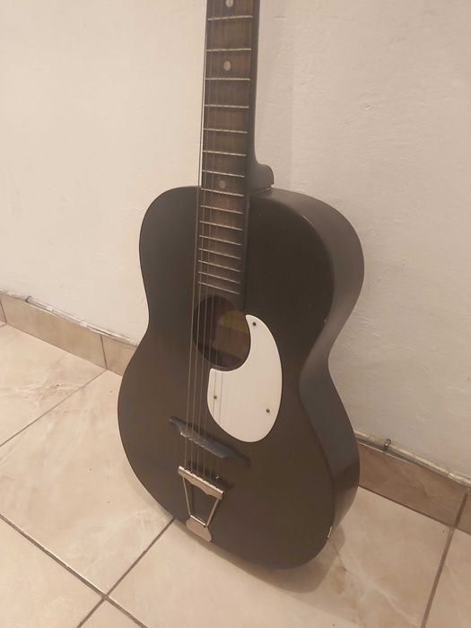 Chitară acustică vintage (F.I.M.) din Reghin