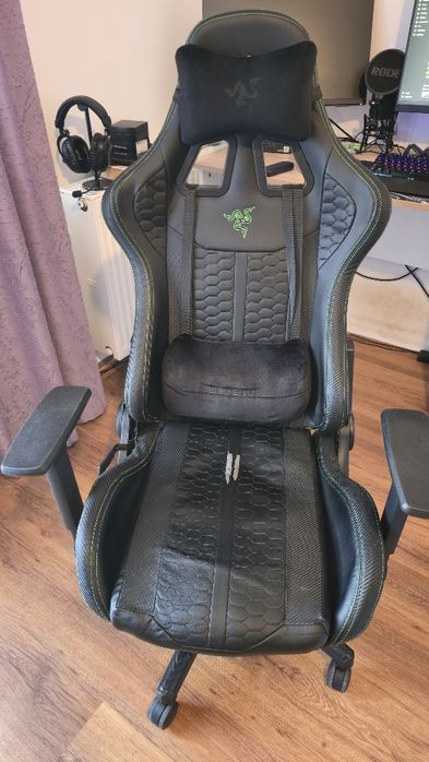 Scaun gaming Razer Legend