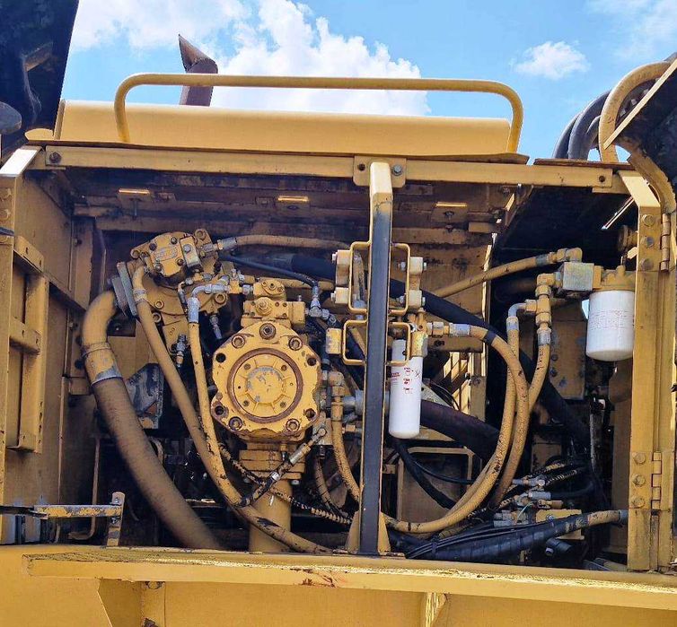 Caterpillar 350L, cupa excavare 3 mc