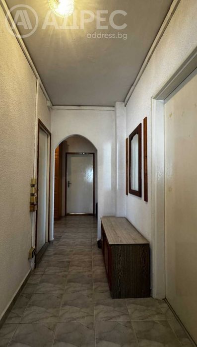 Тристаен апартамент, Дружба 3, 102 кв.м., ет. 5/6, с подобрения