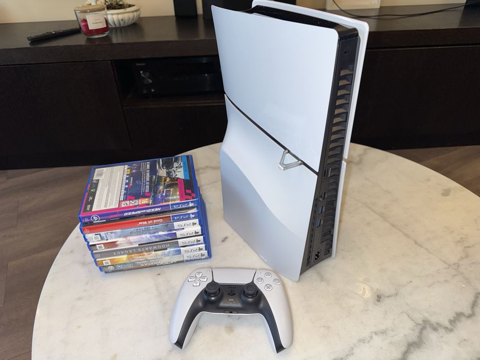 PlayStation 5 Slim 1TB + 8 игри