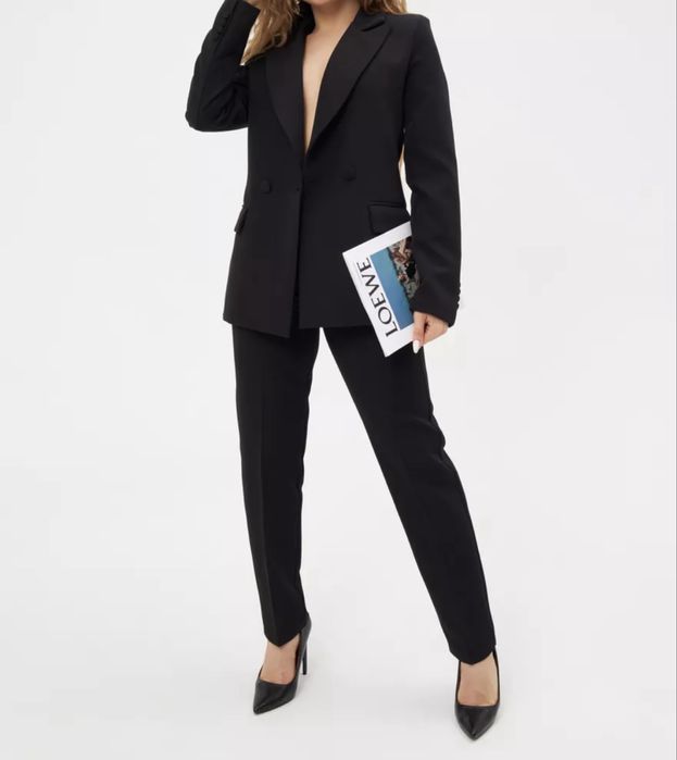 Костюм брючный деловой