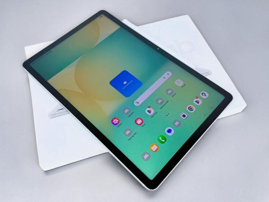 Samsung Galaxy S10 FE 10,9 5G 128GB 8RAM Silver Отличен Гаранция!