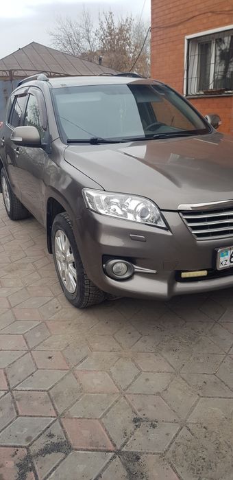 Продам автомашины тайота раф4
