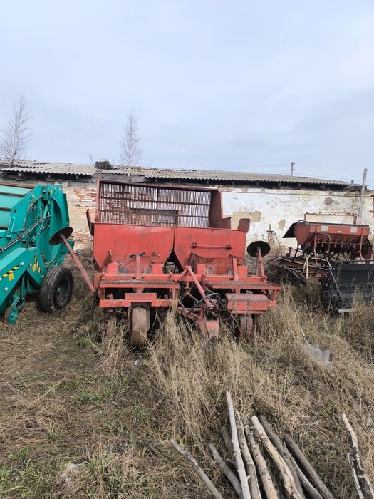 Продам прицепную картофелесажалку