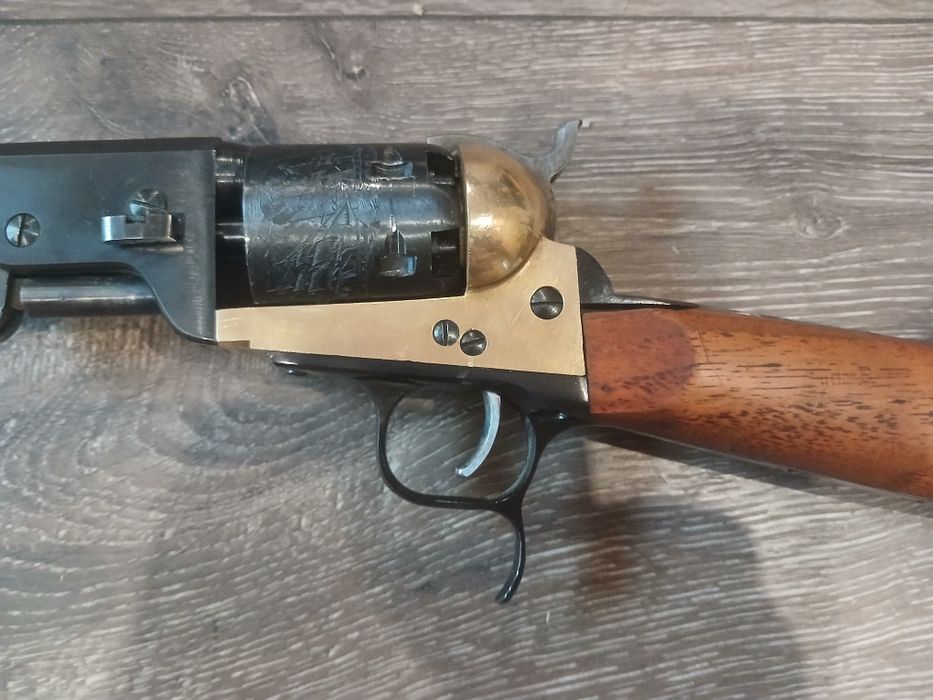 Стар револвер Колт Нави 1851г.
