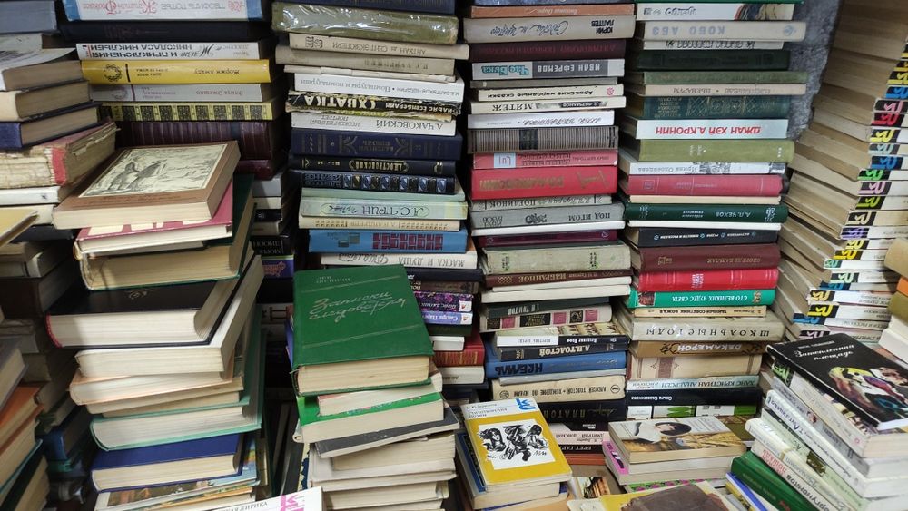 Продам книги разные.