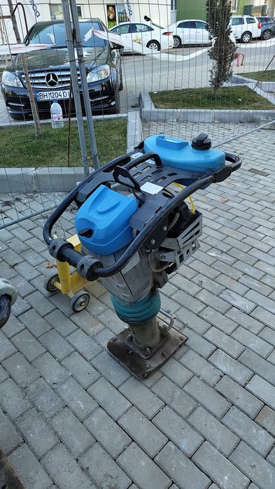 Vând/Închiriez utilaje de constructii