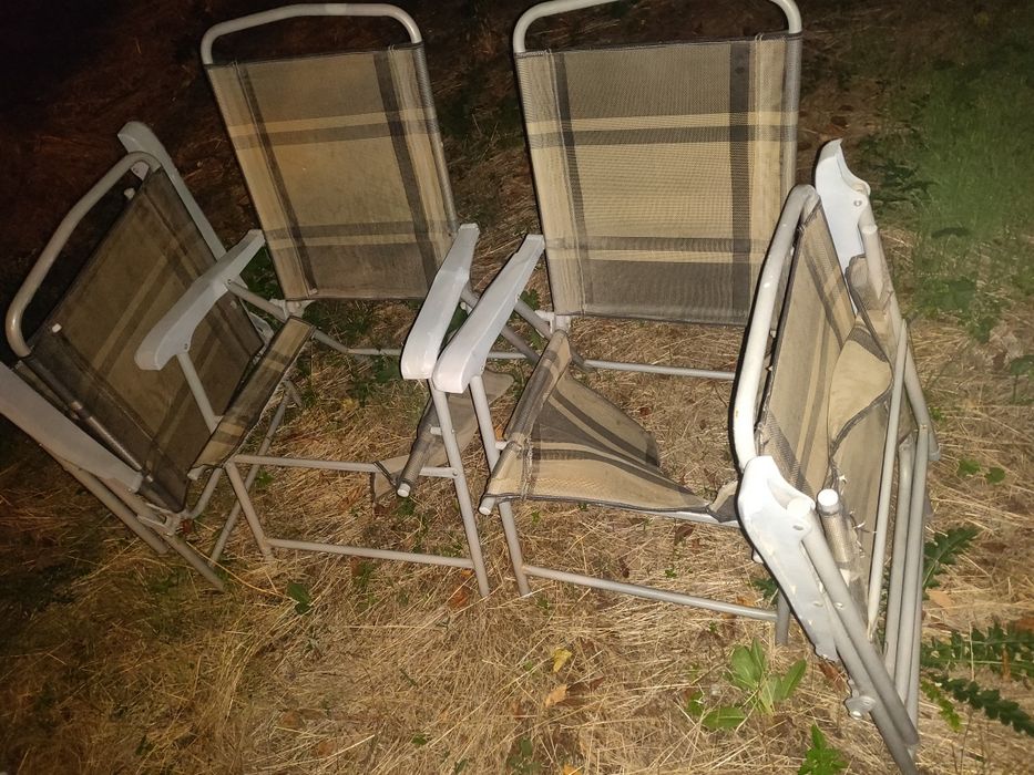 4 Scaune pliabile, foarte solide, premium cu sezutul rupt