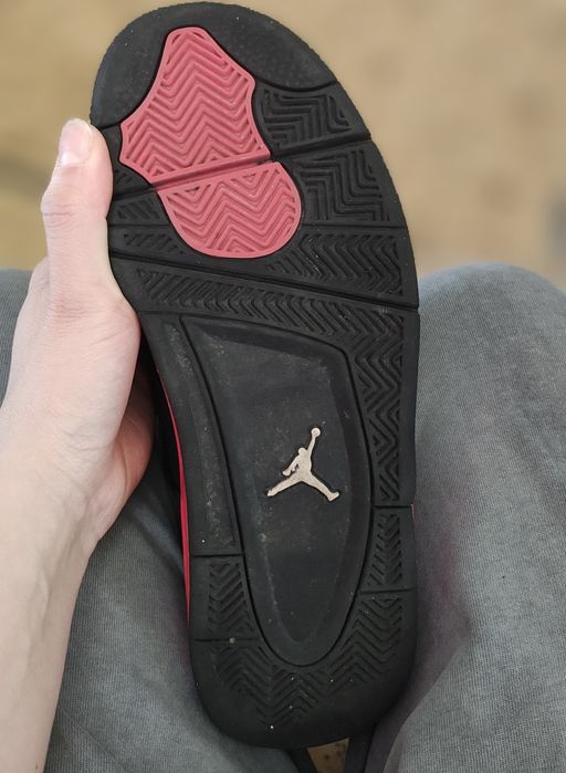 Air Jordan 4 Red Thunder (Оригинални) – 40 номер