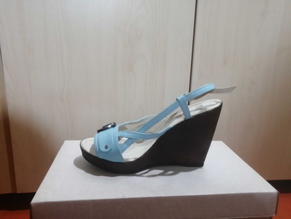 Sandale piele naturalacu platforma numarul 36 albastre, turcoaz, bleu