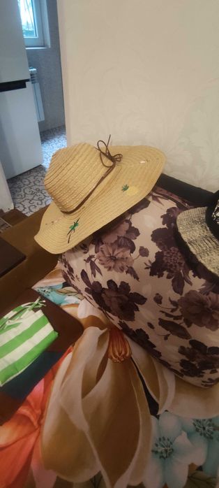 Шляпа женская, майка женская, футболка женская, ветровка женская