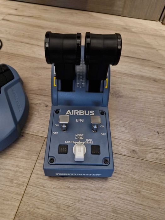 Thrustmaster TCA Officer Pack Airbus + Thrustmaster TFRP pedale paloniere SE VAND SI SEPARAT