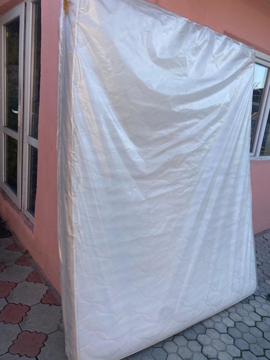 Продам матрас 160*2